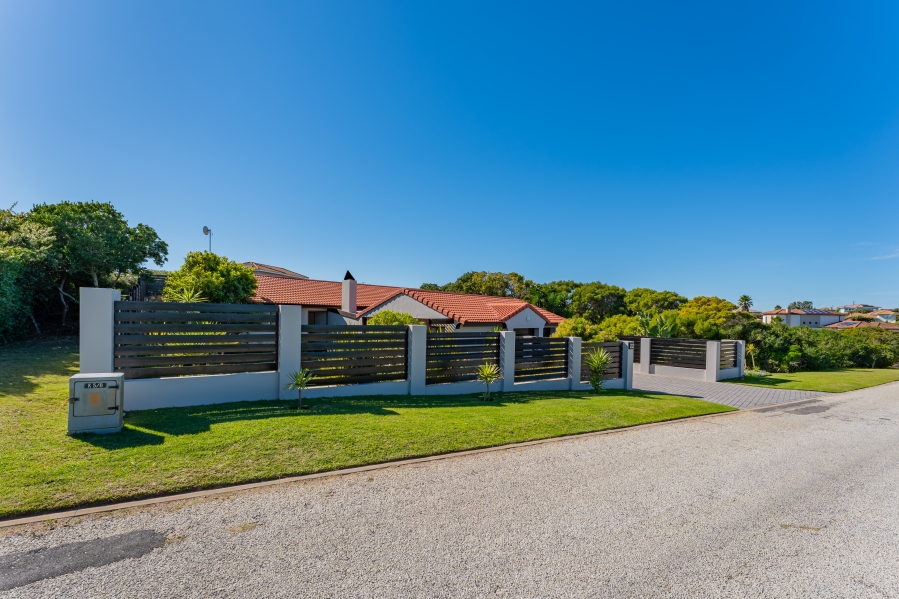 4 Bedroom Property for Sale in St Francis On Sea Eastern Cape